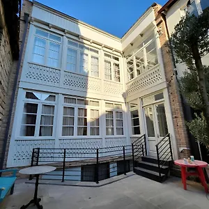 https://comfort-and-history.alltbilisihotels.com